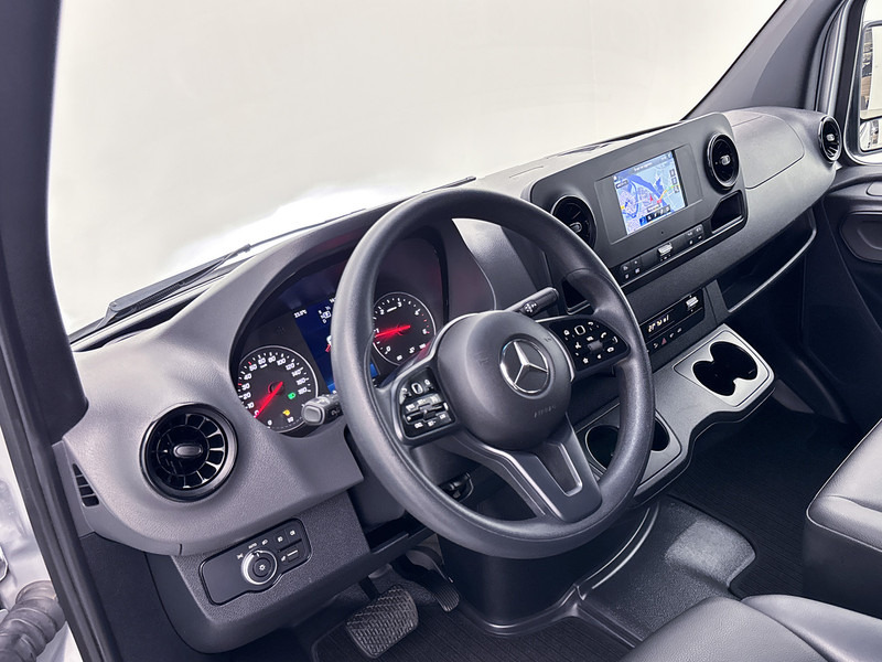 Mercedes-Benz Sprinter 317 1.9 CDI L3H2 RWD Led Automaat 9G 3500KG trekgewicht Navigatie Cruise control Betimmering Camera - فان: صور 4 Mercedes-Benz Sprinter 317 1.9 CDI L3H2 RWD Led Automaat 9G 3500KG trekgewicht Navigatie Cruise control Betimmering Camera - فان: صور 4