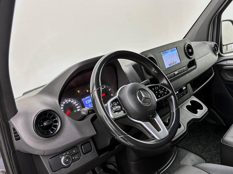 Mercedes-Benz Sprinter 519 3.0 CDI L3H2 V6 Led koplampen 360 camera systeem Trekhaak Navigatie Dubbel lucht - فان: صور 5 Mercedes-Benz Sprinter 519 3.0 CDI L3H2 V6 Led koplampen 360 camera systeem Trekhaak Navigatie Dubbel lucht - فان: صور 5