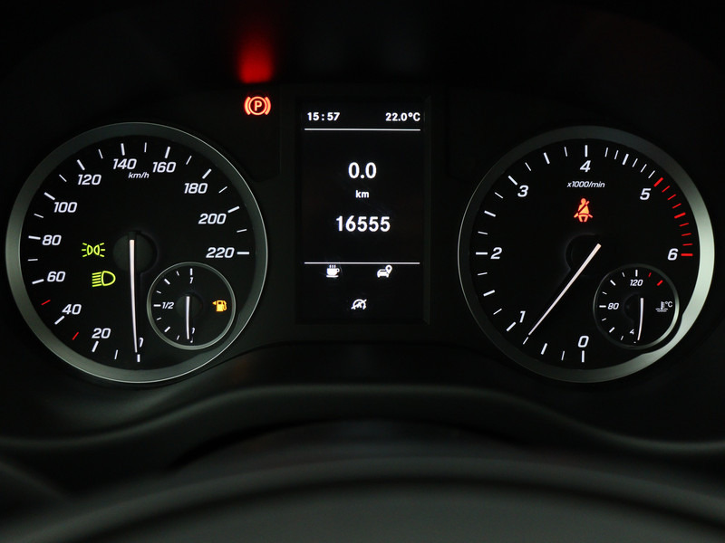 Mercedes-Benz Vito 110 CDI Lang Navigatie Achteruitrijcamera Apple Carplay/Android Auto Cruise Control Betimmering - فان المدمجة: صور 5 Mercedes-Benz Vito 110 CDI Lang Navigatie Achteruitrijcamera Apple Carplay/Android Auto Cruise Control Betimmering - فان المدمجة: صور 5