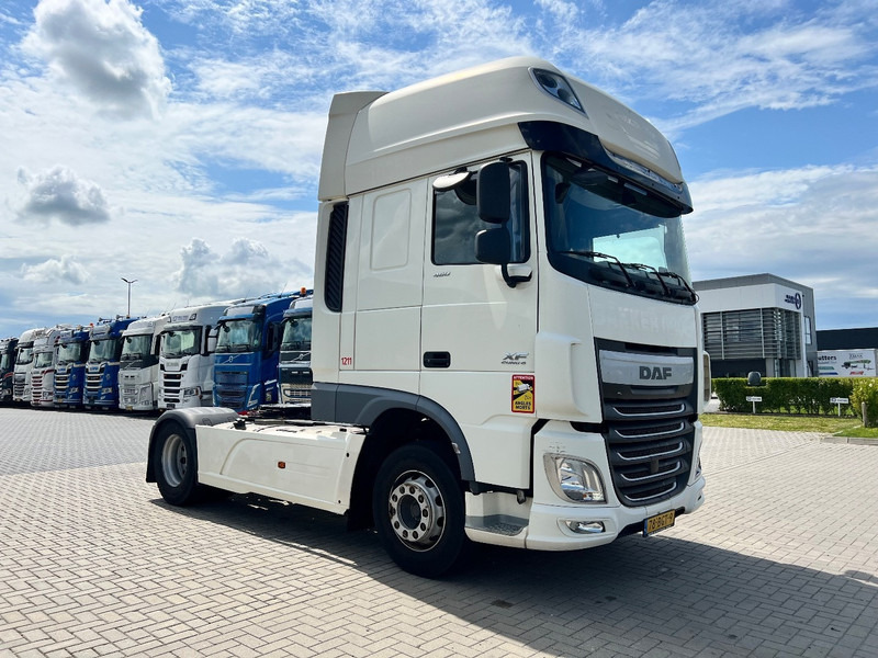 DAF XF 460 4x2 Trekker SSC / 2x Tank / full spoiler - شاحنة جرار: صور 3 DAF XF 460 4x2 Trekker SSC / 2x Tank / full spoiler - شاحنة جرار: صور 3