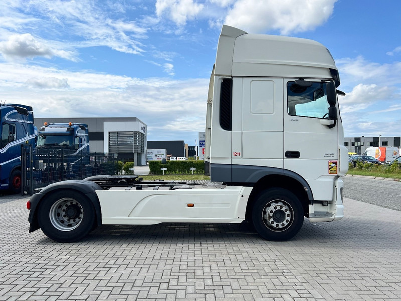 DAF XF 460 4x2 Trekker SSC / 2x Tank / full spoiler - شاحنة جرار: صور 4 DAF XF 460 4x2 Trekker SSC / 2x Tank / full spoiler - شاحنة جرار: صور 4