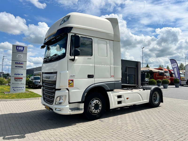 DAF XF 460 4x2 Trekker SSC / 2x Tank / full spoiler - شاحنة جرار: صور 1 DAF XF 460 4x2 Trekker SSC / 2x Tank / full spoiler - شاحنة جرار: صور 1