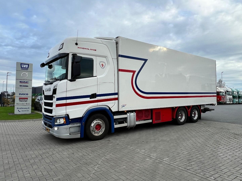 Scania S450 NGT 6x2 Koelwagen Retarder / Dhollandia / Bloenenmaat - مبردة شاحنة: صور 1 Scania S450 NGT 6x2 Koelwagen Retarder / Dhollandia / Bloenenmaat - مبردة شاحنة: صور 1