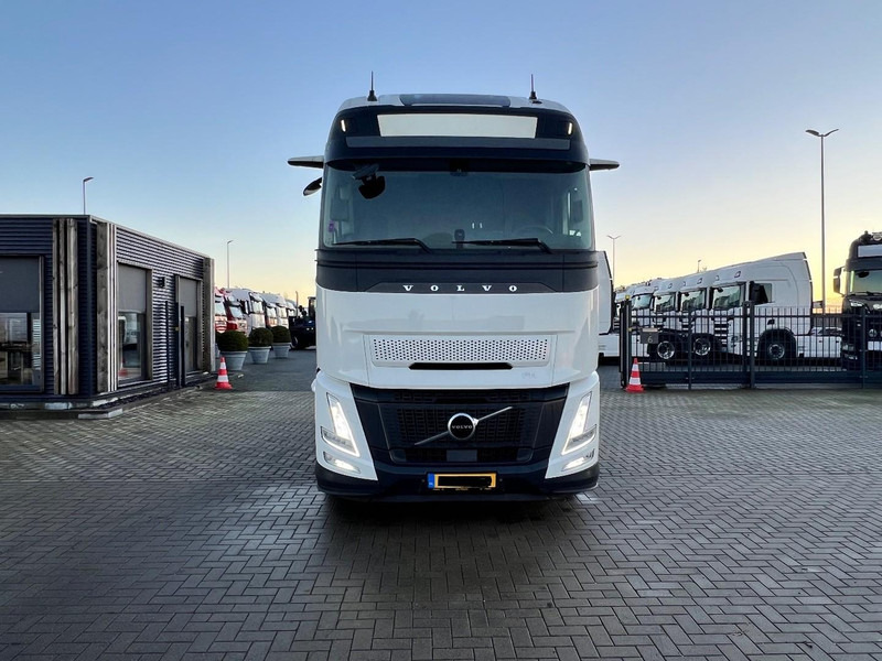 Volvo FH 460 4x2 trekker Aero / Globetrotter XL / Standclima - شاحنة جرار: صور 2 Volvo FH 460 4x2 trekker Aero / Globetrotter XL / Standclima - شاحنة جرار: صور 2