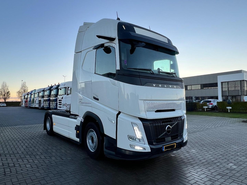 Volvo FH 460 4x2 trekker Aero / Globetrotter XL / Standclima - شاحنة جرار: صور 3 Volvo FH 460 4x2 trekker Aero / Globetrotter XL / Standclima - شاحنة جرار: صور 3
