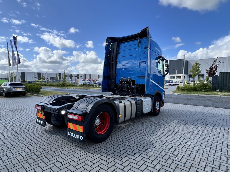 Volvo FH 460 4x2 trekker Globetrotter / 2x Fuel Tank - شاحنة جرار: صور 5 Volvo FH 460 4x2 trekker Globetrotter / 2x Fuel Tank - شاحنة جرار: صور 5