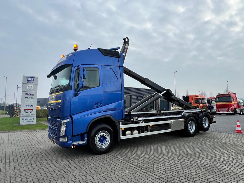 Volvo FH 500 6x2 Containersysteem Dynamic steering / VDL S-25-6600 / Haakarm - شاحنة ذات الخطاف: صور 1 Volvo FH 500 6x2 Containersysteem Dynamic steering / VDL S-25-6600 / Haakarm - شاحنة ذات الخطاف: صور 1
