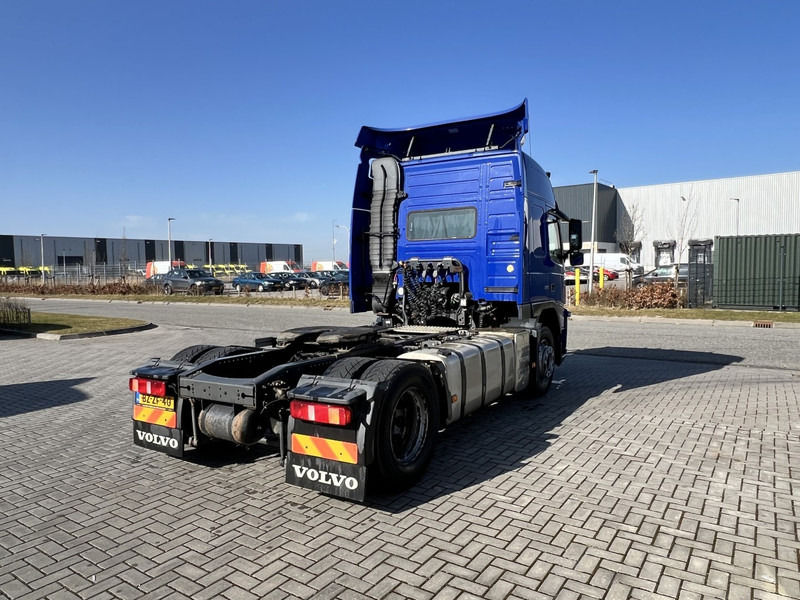 Volvo FM 370 4x2 trekker Globetrotter / Euro 5 /NEW TUV - شاحنة جرار: صور 5 Volvo FM 370 4x2 trekker Globetrotter / Euro 5 /NEW TUV - شاحنة جرار: صور 5