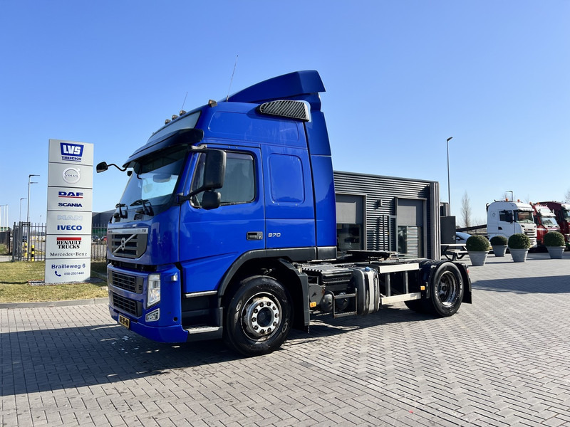Volvo FM 370 4x2 trekker Globetrotter / Euro 5 /NEW TUV - شاحنة جرار: صور 1 Volvo FM 370 4x2 trekker Globetrotter / Euro 5 /NEW TUV - شاحنة جرار: صور 1