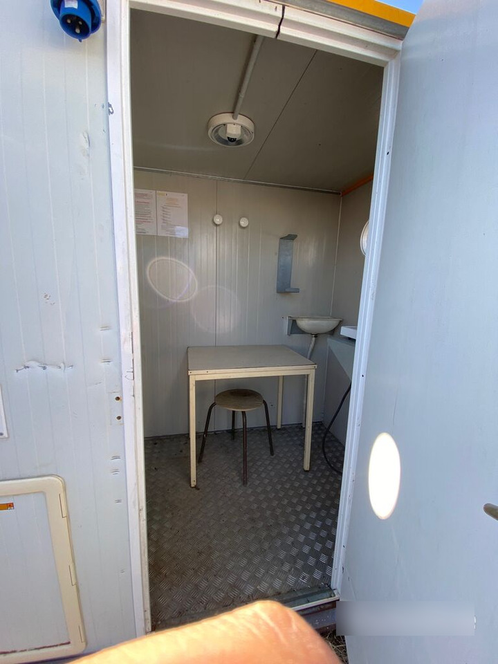 Bauer Remorca Auto Santier : Bucatarie + WC + depozit - البيت الحاوية: صور 3 Bauer Remorca Auto Santier : Bucatarie + WC + depozit - البيت الحاوية: صور 3