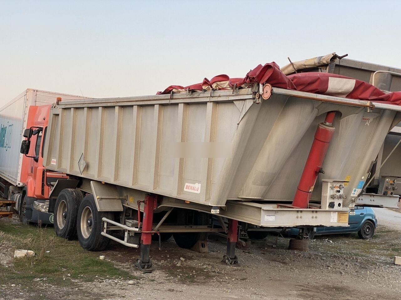 قلابة نصف مقطورة Benalu Bena Basculabila Agregate Aluminiu 2 PIECES AVALABILE: صور 7