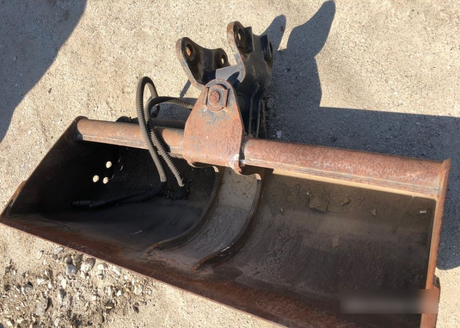 Caterpillar Volvo, JCB, Yanmar, Kubota 123 cm latime - بكت حفار: صور 3 Caterpillar Volvo, JCB, Yanmar, Kubota 123 cm latime - بكت حفار: صور 3