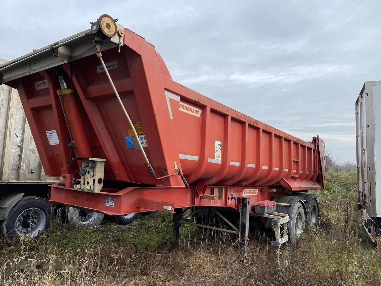 Fruehauf Semiremorca basculabila Aluminiu Agregate PV 6.28 T /// 2 PIECE - قلابة نصف مقطورة: صور 1 Fruehauf Semiremorca basculabila Aluminiu Agregate PV 6.28 T /// 2 PIECE - قلابة نصف مقطورة: صور 1