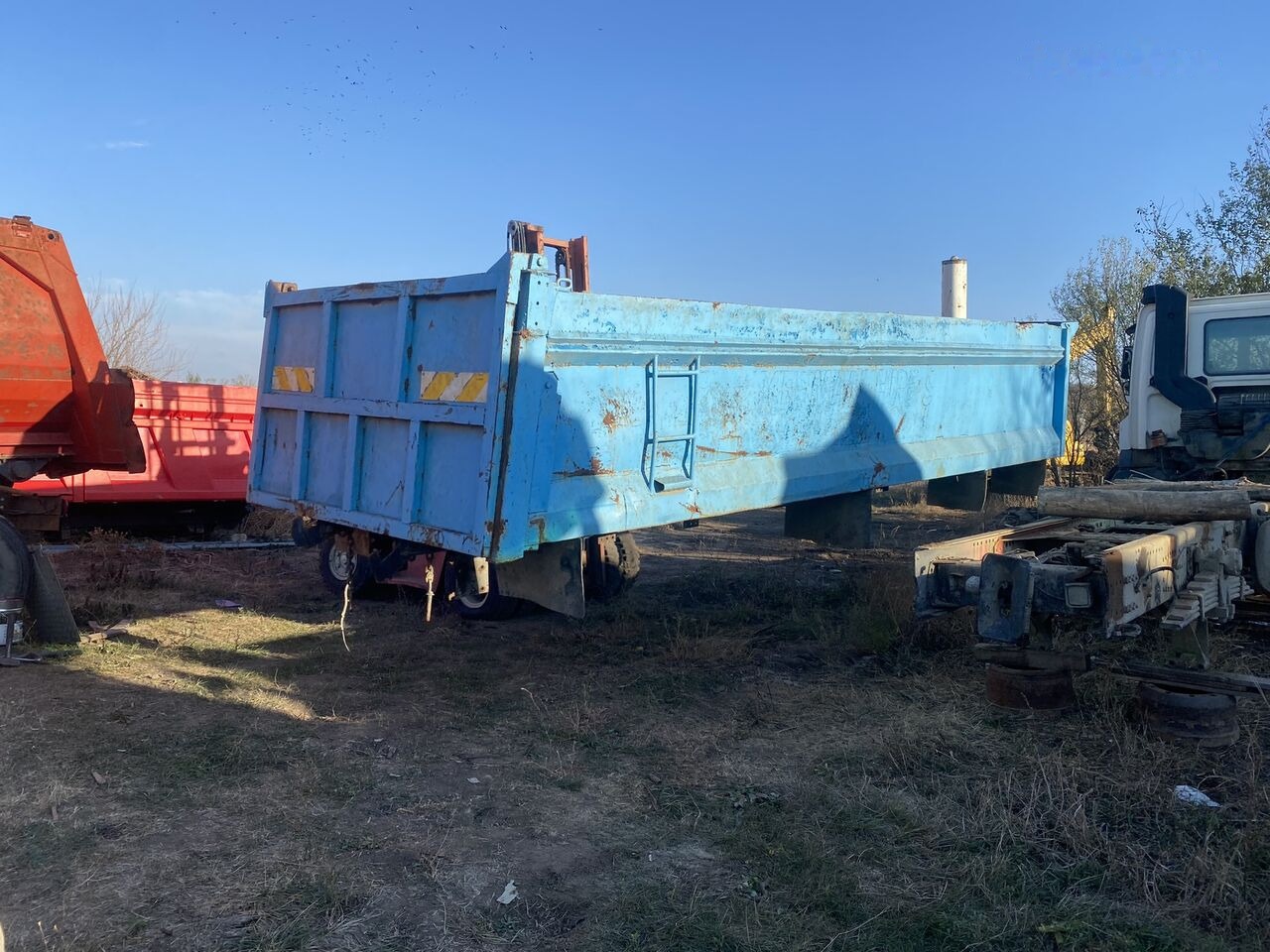 Hyva bena originala DAF 8x4 cu semisasiu si cilindru basculare - الجسم قلابة: صور 1 Hyva bena originala DAF 8x4 cu semisasiu si cilindru basculare - الجسم قلابة: صور 1