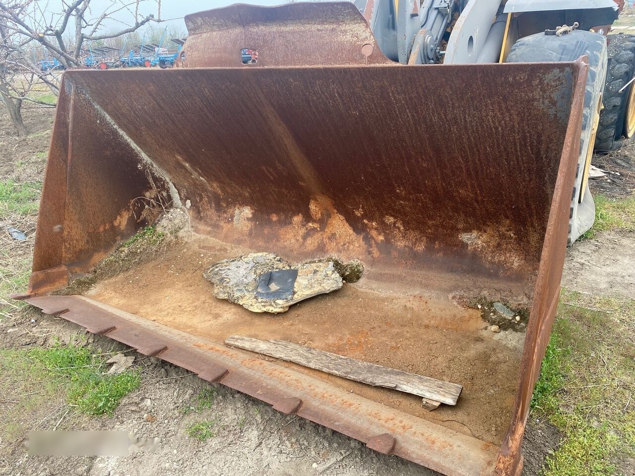 Încărcător frontal VOLVO L110E Dezmembrari Vola Wola Volvo L110E - قطع الغيار - اللودر بعجل: صور 2 Încărcător frontal VOLVO L110E Dezmembrari Vola Wola Volvo L110E - قطع الغيار - اللودر بعجل: صور 2