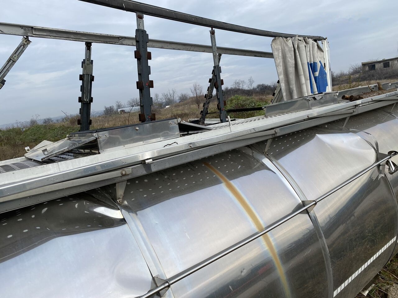 Magyar REZERVOR CISTERNA INOX ALIMENTAR in stare buna - صهريج حاوية: صور 5 Magyar REZERVOR CISTERNA INOX ALIMENTAR in stare buna - صهريج حاوية: صور 5