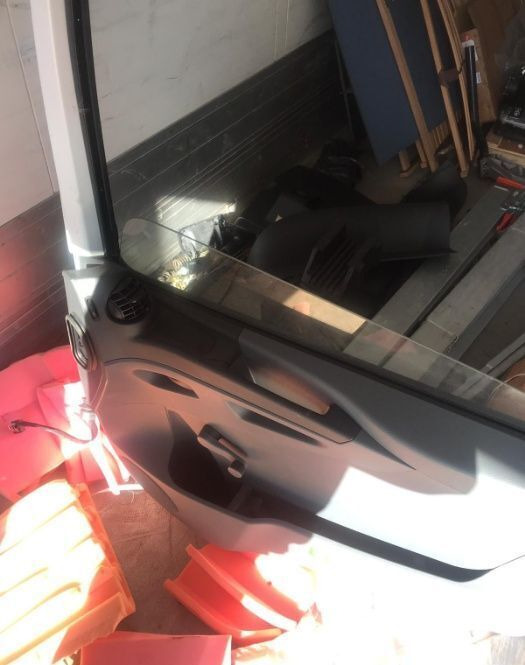 Mercedes-Benz Actros,ATEGO,AXOR truck - باب و قطع الغيار - شاحنة: صور 5 Mercedes-Benz Actros,ATEGO,AXOR truck - باب و قطع الغيار - شاحنة: صور 5