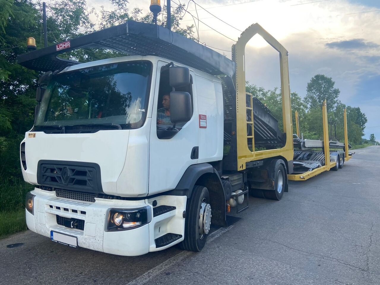 Renault Euro 6 + Lohr 9 pozitii Transportor Renault D Wide * Lohr model C2H99S - شاحنة نقل سيارات شاحنة: صور 2 Renault Euro 6 + Lohr 9 pozitii Transportor Renault D Wide * Lohr model C2H99S - شاحنة نقل سيارات شاحنة: صور 2