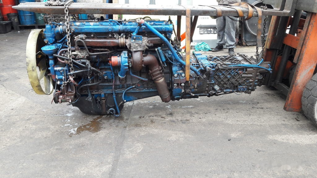 IVECO 8210.42L 420 E2 IVECO EuroTech Magirus - المحرك - شاحنة: صور 1 IVECO 8210.42L 420 E2 IVECO EuroTech Magirus - المحرك - شاحنة: صور 1