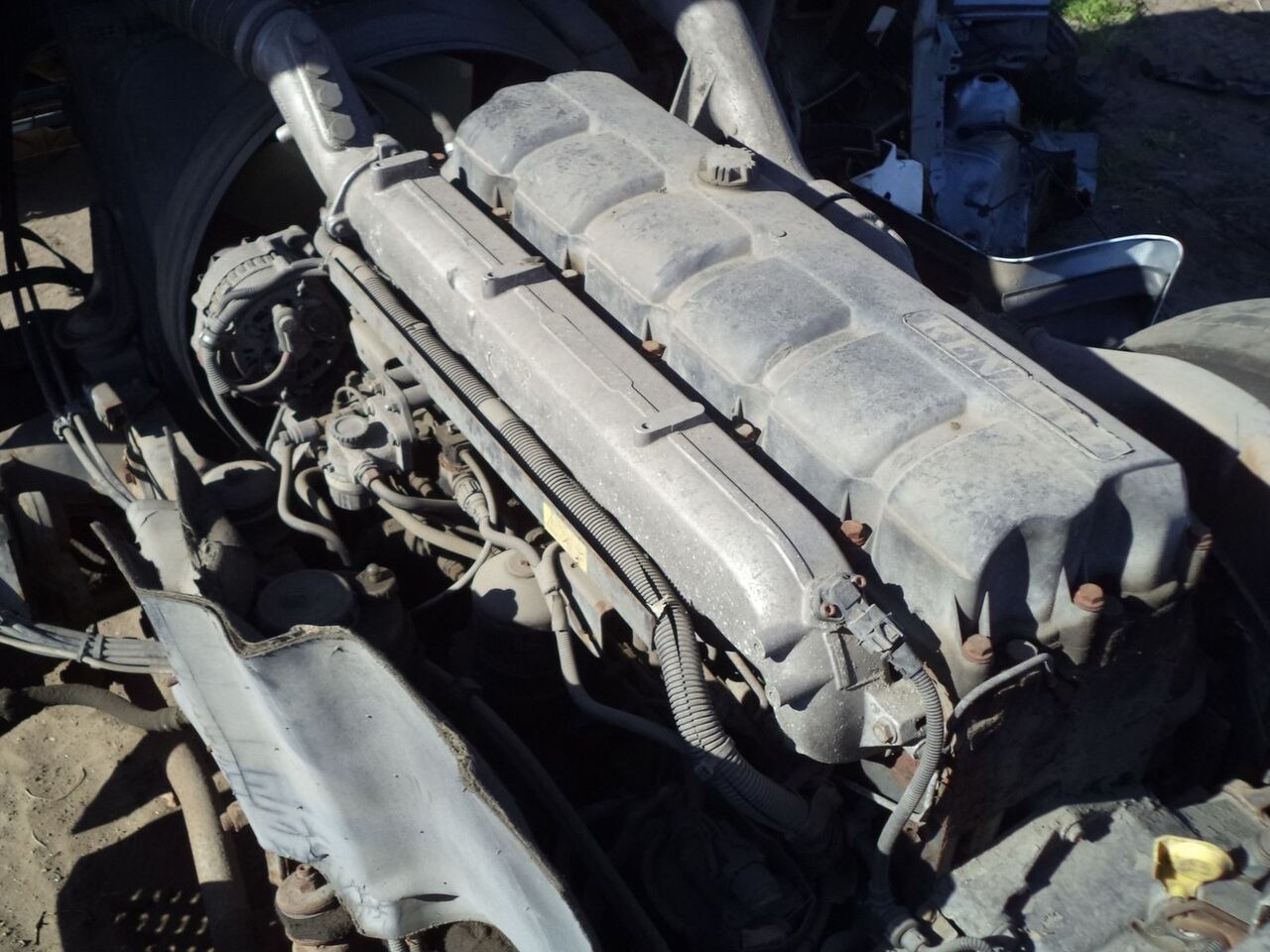 Renault DCI 420 Renault Premium - المحرك - شاحنة: صور 1 Renault DCI 420 Renault Premium - المحرك - شاحنة: صور 1