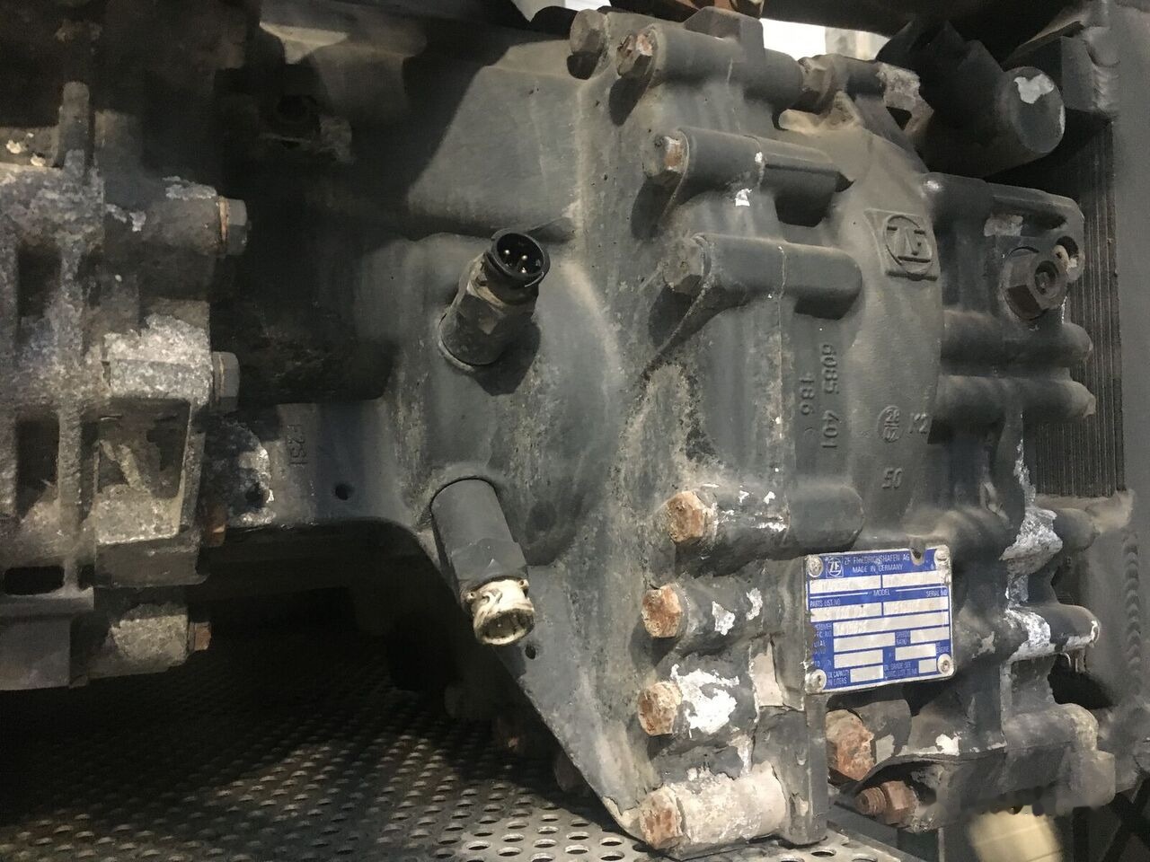 ZF 12AS 2331TD +intarder 1353041012 - علبة التروس - شاحنة: صور 4 ZF 12AS 2331TD +intarder 1353041012 - علبة التروس - شاحنة: صور 4