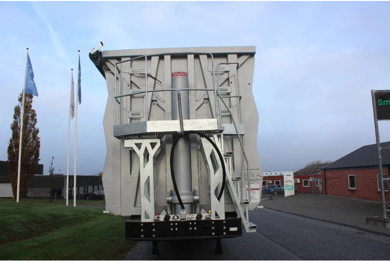 تأجير AMT New 90cm3 Trailer brand new AMT New 90cm3 Trailer brand new: صور 7 تأجير AMT New 90cm3 Trailer brand new AMT New 90cm3 Trailer brand new: صور 7