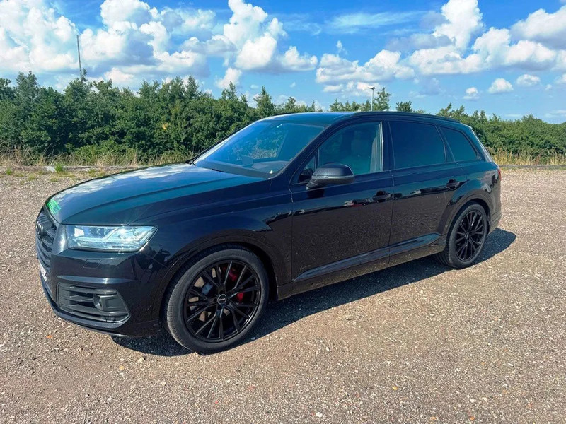 Audi SQ7 Black Edition. panoramo sun roof. . oil heater. head up display. 21" alu weels. night vision. B&O sound system. - سيارة دفع رباعي: صور 2 Audi SQ7 Black Edition. panoramo sun roof. . oil heater. head up display. 21" alu weels. night vision. B&O sound system. - سيارة دفع رباعي: صور 2