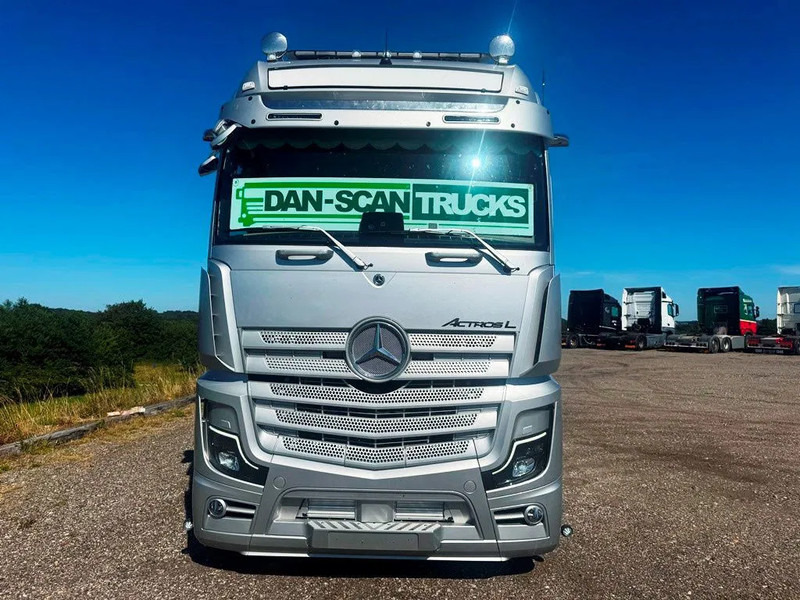 Mercedes-Benz Actros 2653 Special Interior. 6x2 3250mm weelbase. Air / Air suspension. hydr. syatem. Invertor. Micro wave. - شاحنة جرار: صور 5 Mercedes-Benz Actros 2653 Special Interior. 6x2 3250mm weelbase. Air / Air suspension. hydr. syatem. Invertor. Micro wave. - شاحنة جرار: صور 5