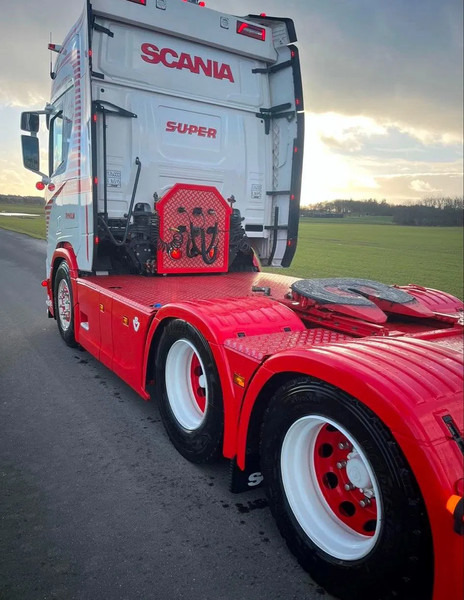 Scania R770 V8 NGS Special Interior. Only 110000 km. Air/ Air suspensiom. Hydr, system. - شاحنة جرار: صور 2 Scania R770 V8 NGS Special Interior. Only 110000 km. Air/ Air suspensiom. Hydr, system. - شاحنة جرار: صور 2