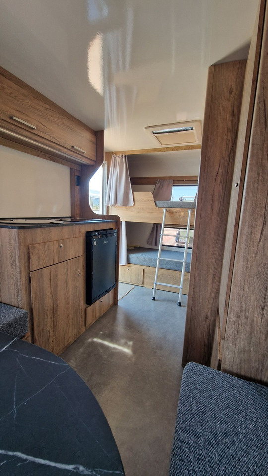 N-LAZUR Niewiadów Nowa Przyczepa Kempingowa dla 4 osób z Łazienką - كرفان سحب: صور 2 N-LAZUR Niewiadów Nowa Przyczepa Kempingowa dla 4 osób z Łazienką - كرفان سحب: صور 2