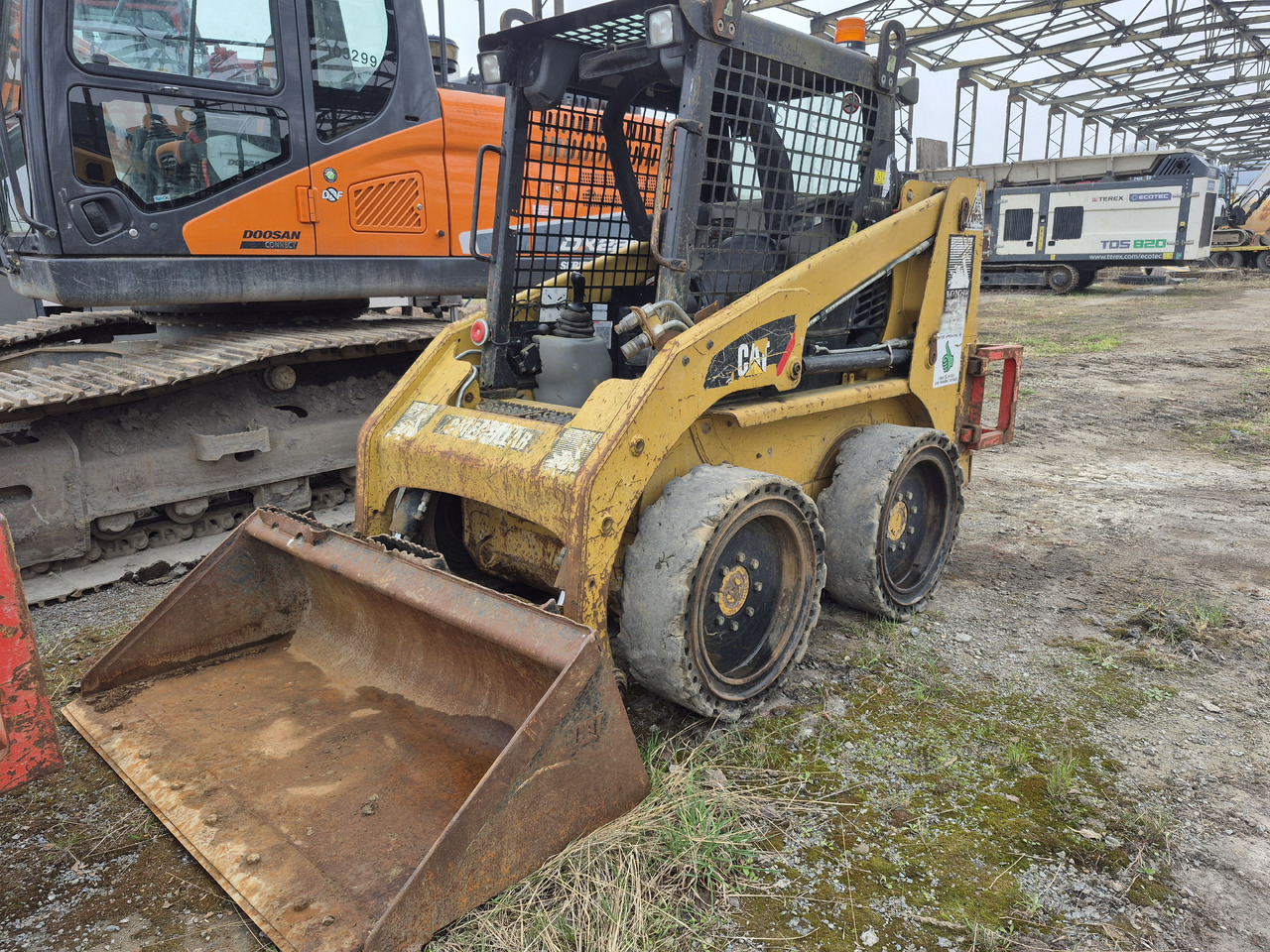 CATERPILLAR 216B3 - شيول صغير: صور 2 CATERPILLAR 216B3 - شيول صغير: صور 2