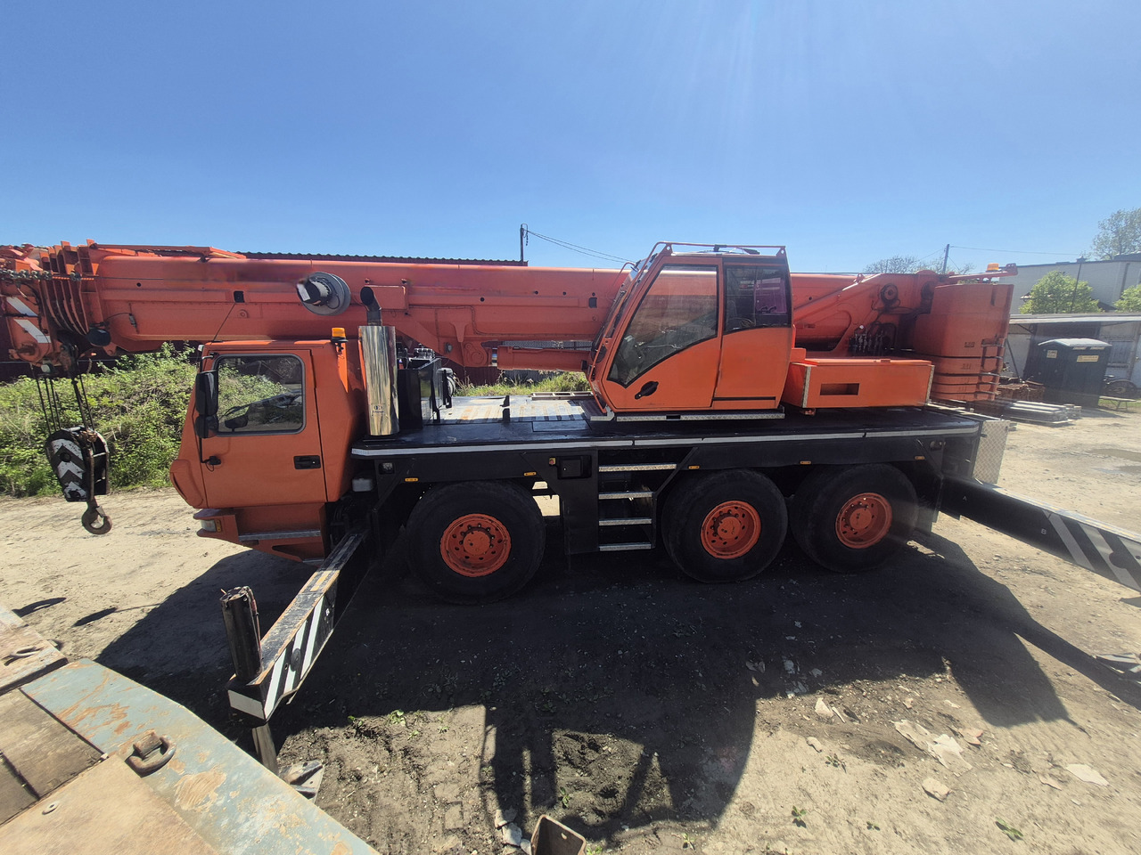 GROVE GMK3055 - موبايل كرين: صور 4 GROVE GMK3055 - موبايل كرين: صور 4