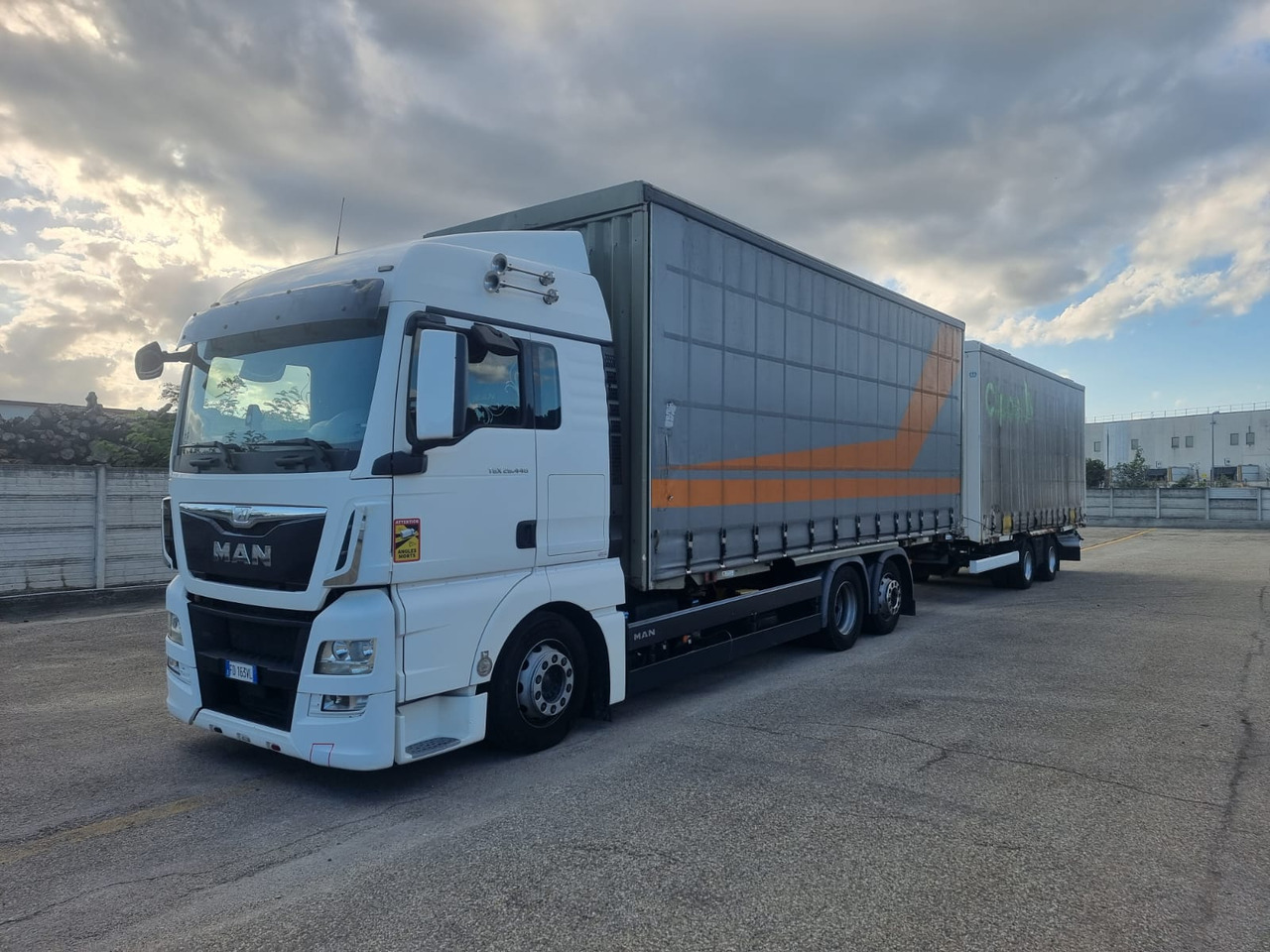 AUTOCARRO PORTACASSE - 2016 - 781000 km MAN TGX 26.440 6x2 - شاحنة ستارة, مقطورة ستارة: صور 2 AUTOCARRO PORTACASSE - 2016 - 781000 km MAN TGX 26.440 6x2 - شاحنة ستارة, مقطورة ستارة: صور 2