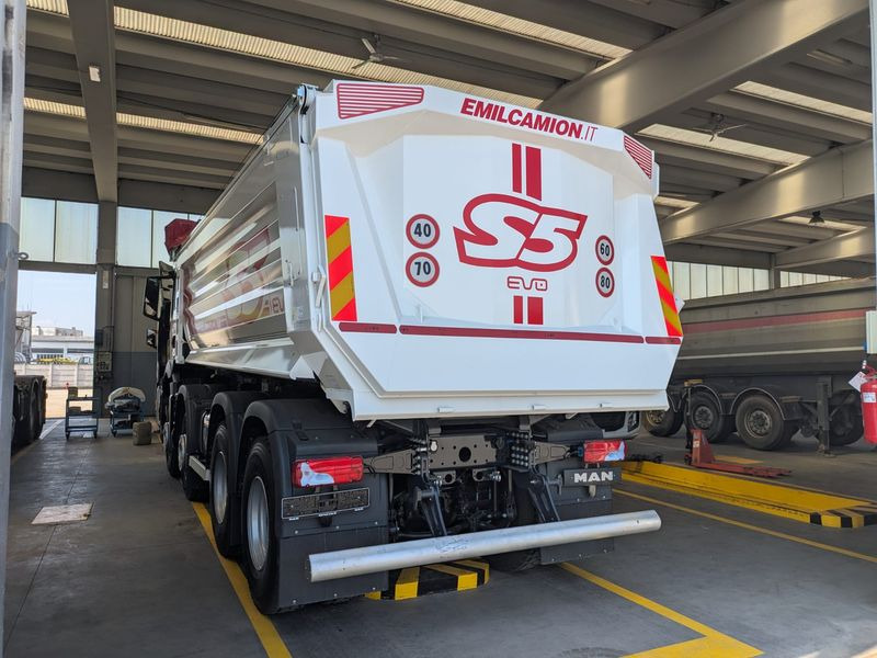 CAMION RIBALTABILE 4 ASSI 520 hp VASCA S5 NUOVO MAN TGS 41.520 8x4 BB CH - قلابات: صور 4 CAMION RIBALTABILE 4 ASSI 520 hp VASCA S5 NUOVO MAN TGS 41.520 8x4 BB CH - قلابات: صور 4