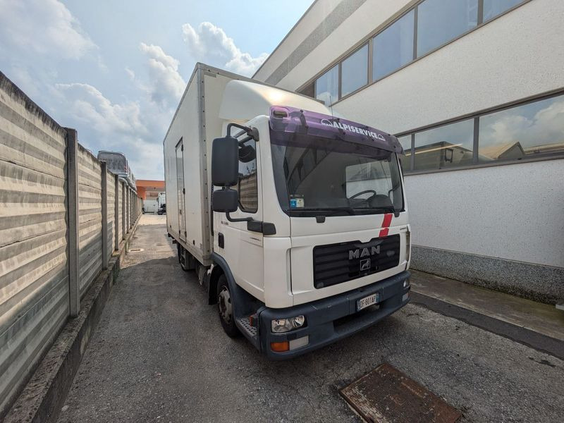 Camion cassone coibentato MAN MAN TGL 7.180 - بصندوق مغلق شاحنة: صور 4 Camion cassone coibentato MAN MAN TGL 7.180 - بصندوق مغلق شاحنة: صور 4