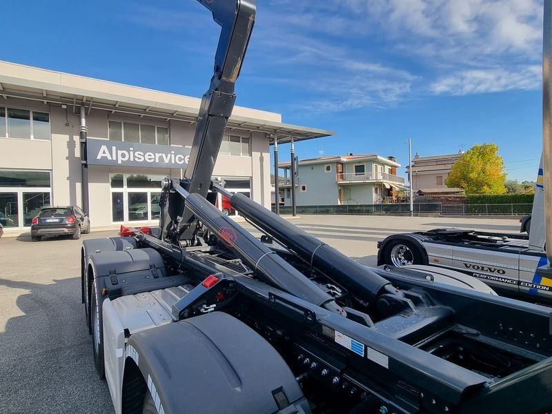 MAN TGS GANCIO SCARRABILE - NUOVO TGS 41.540 8x4 BB CH - شاحنة ذات الخطاف: صور 4 MAN TGS GANCIO SCARRABILE - NUOVO TGS 41.540 8x4 BB CH - شاحنة ذات الخطاف: صور 4