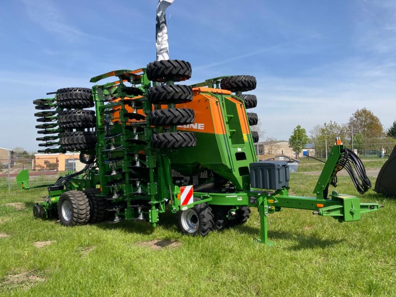 Amazone CIRRIUS 6003 - الة بذر: صور 1 Amazone CIRRIUS 6003 - الة بذر: صور 1