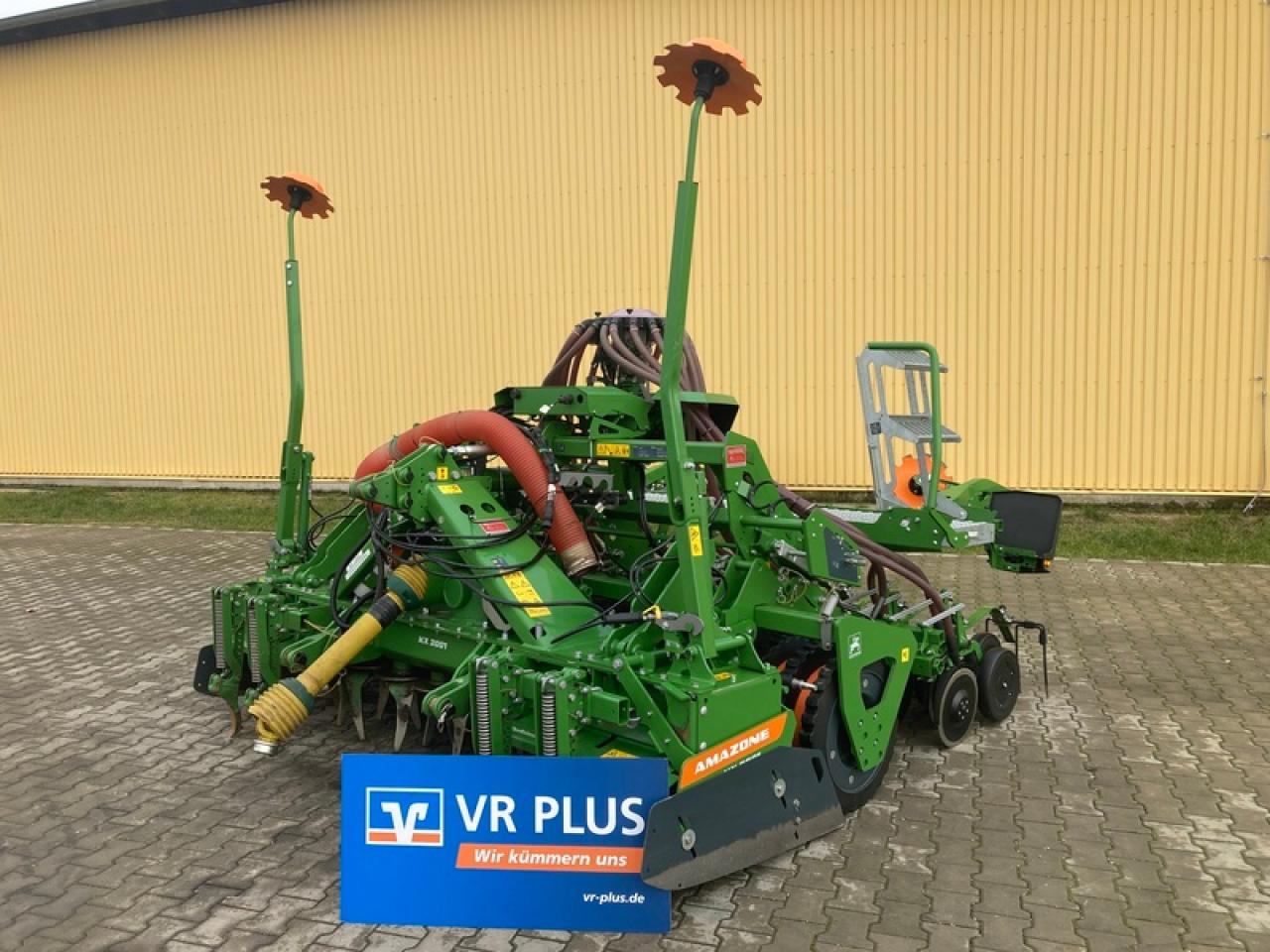 Amazone KX3001 + AVANT3002NUR 320HA - الة بذر: صور 1 Amazone KX3001 + AVANT3002NUR 320HA - الة بذر: صور 1