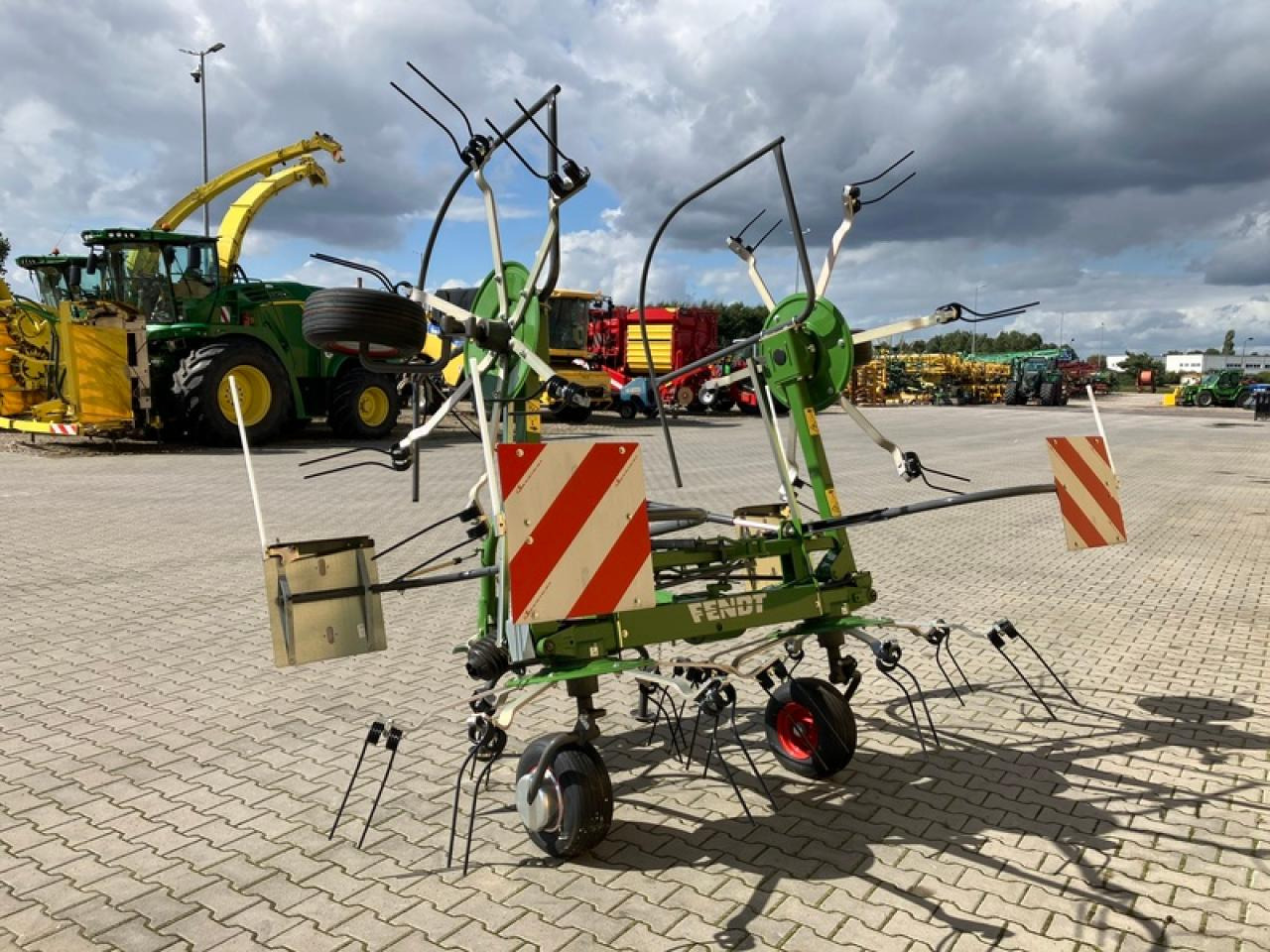 Fendt TWISTER 5204 AKTION - لمّامَة القش: صور 2 Fendt TWISTER 5204 AKTION - لمّامَة القش: صور 2
