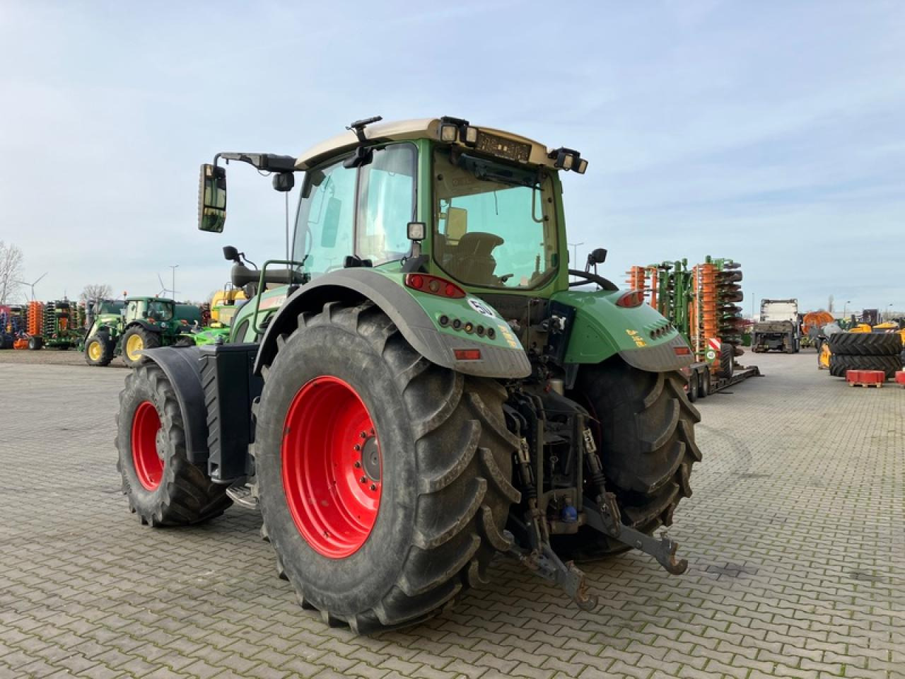 Fendt VARIO 718 S4 - جرار: صور 2 Fendt VARIO 718 S4 - جرار: صور 2