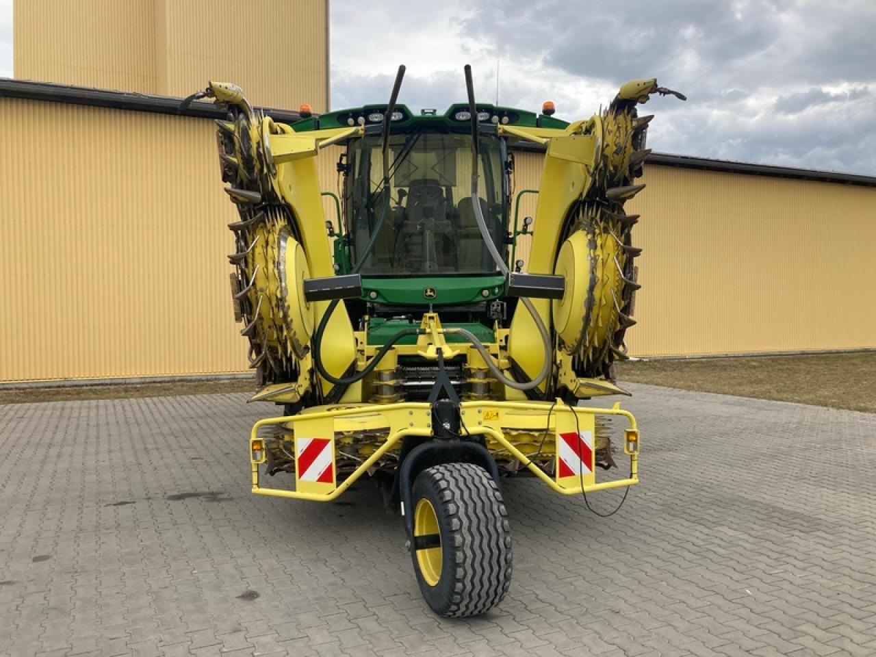 John Deere 8600 I - حصادة الأعلاف: صور 4 John Deere 8600 I - حصادة الأعلاف: صور 4