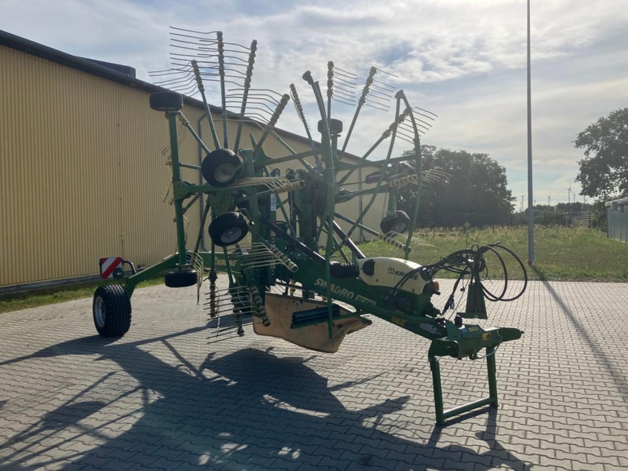 Krone TC880 - لمّامَة القش: صور 4 Krone TC880 - لمّامَة القش: صور 4