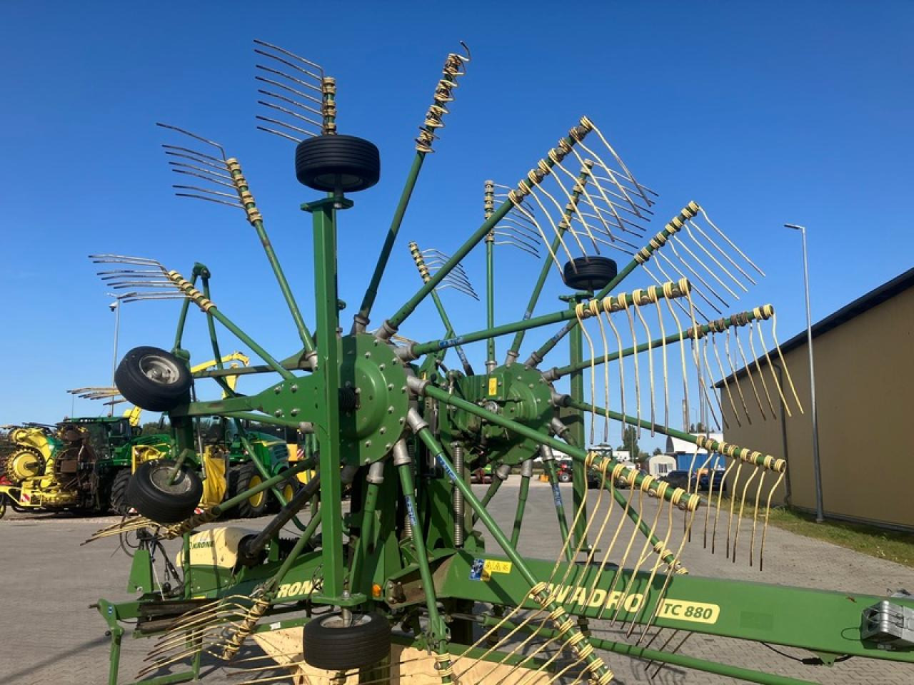 Krone TC880 - لمّامَة القش: صور 5 Krone TC880 - لمّامَة القش: صور 5