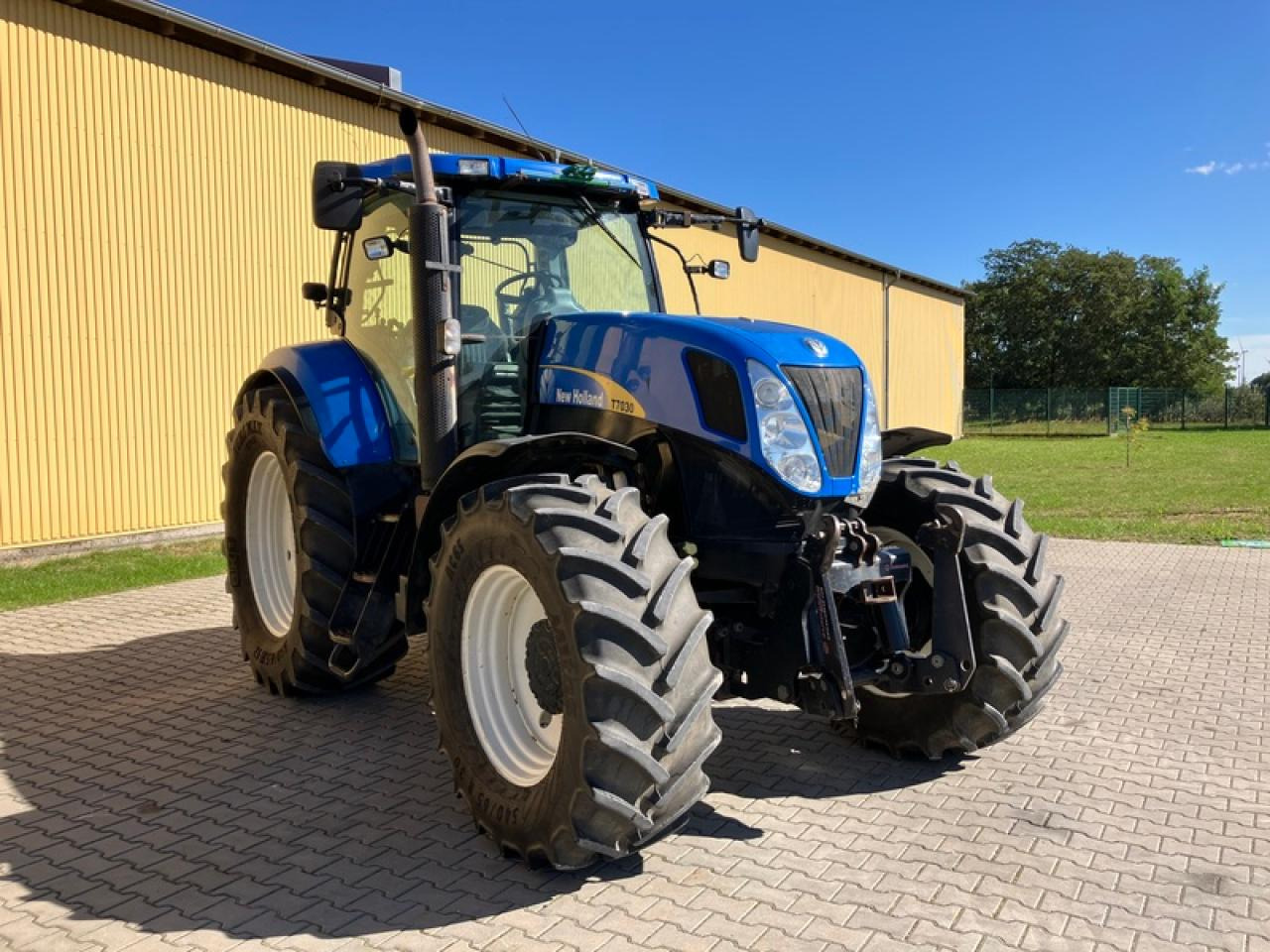 New Holland T7030 // GPS STARFIRE 6000 - جرار: صور 4 New Holland T7030 // GPS STARFIRE 6000 - جرار: صور 4