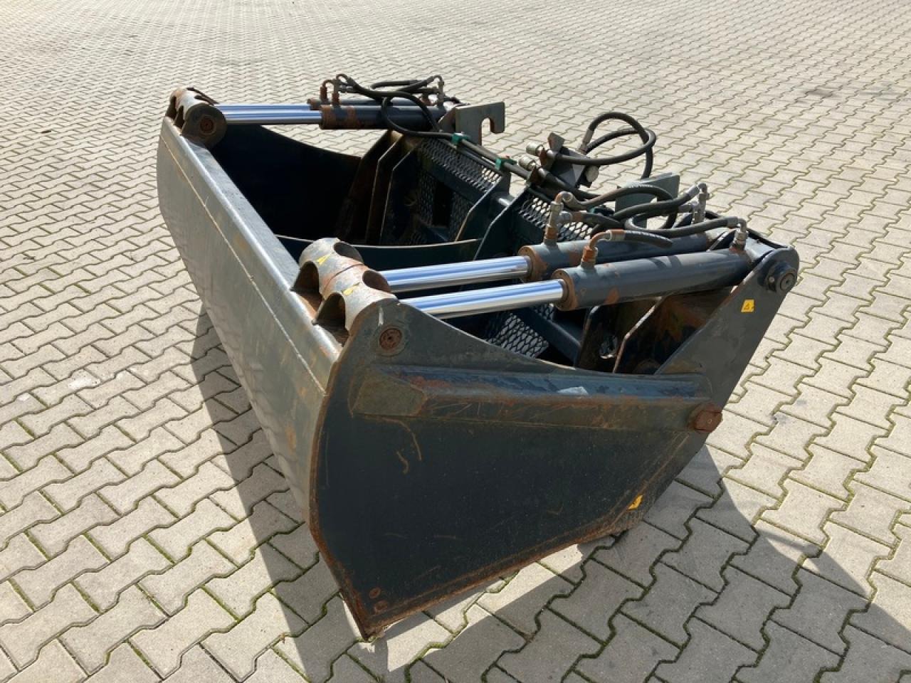 Saphir SSZ199 - بكت: صور 3 Saphir SSZ199 - بكت: صور 3