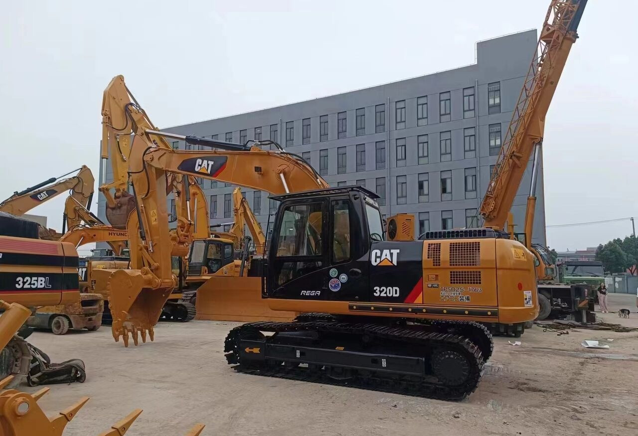 Caterpillar 320D - حفارة على عجلات: صور 1 Caterpillar 320D - حفارة على عجلات: صور 1