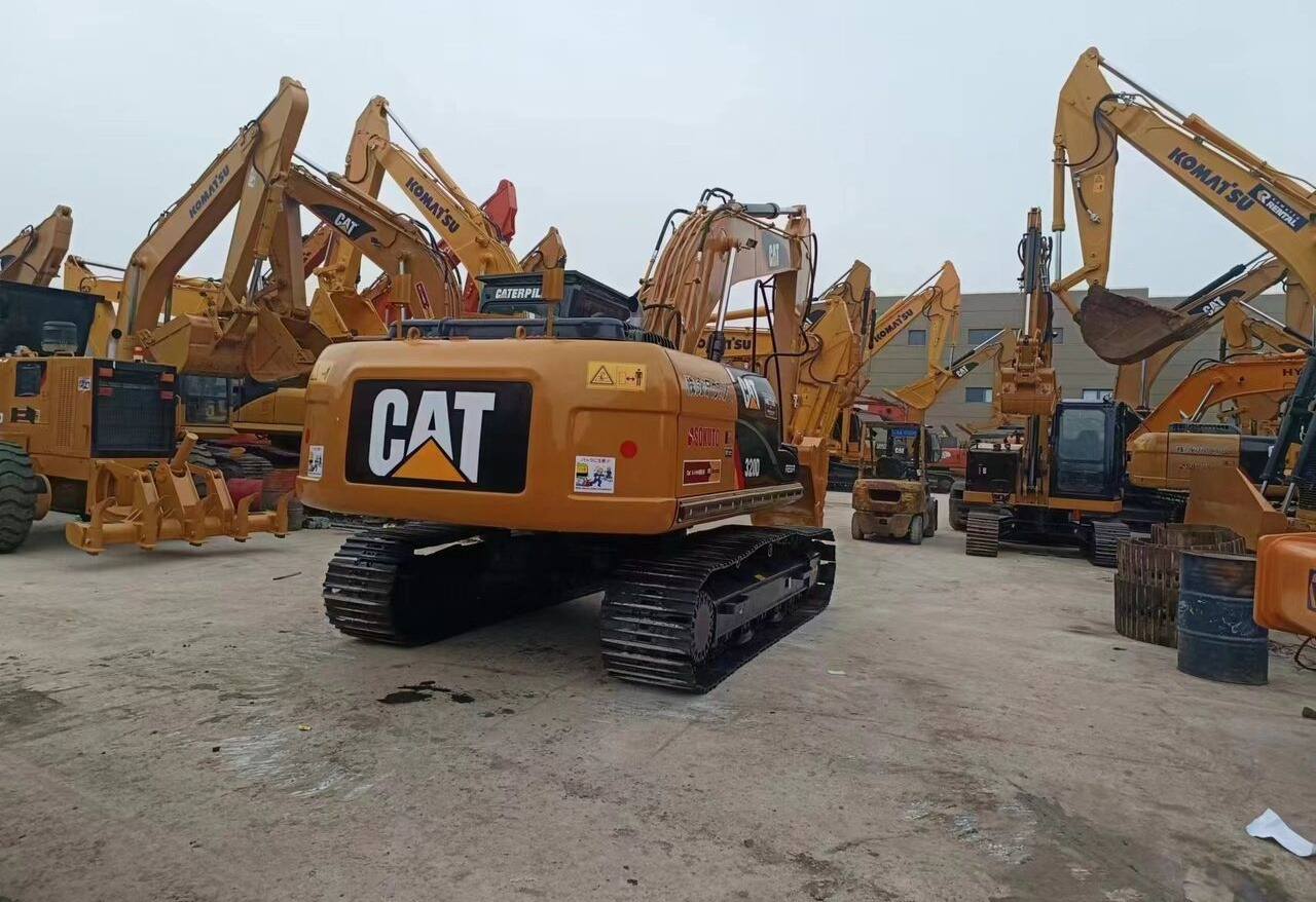 Caterpillar 320D - حفارة على عجلات: صور 4 Caterpillar 320D - حفارة على عجلات: صور 4
