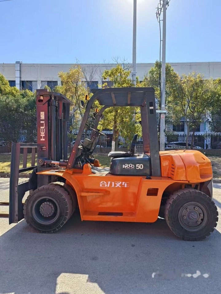 Heli h2000 5t 30 50 70 100 - رافعة شوكية ديزل: صور 1 Heli h2000 5t 30 50 70 100 - رافعة شوكية ديزل: صور 1