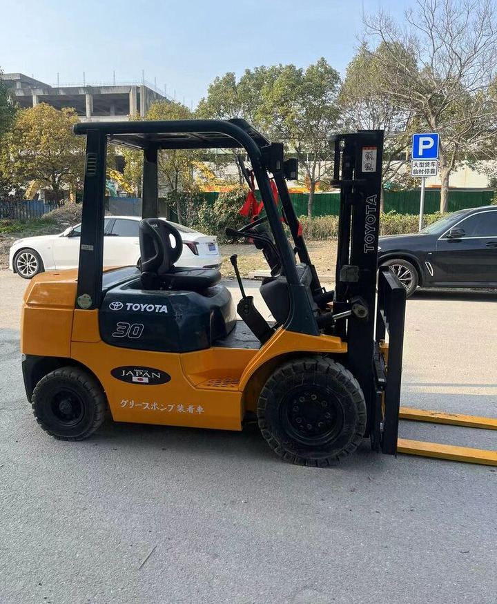 Toyota 7FD30 - رافعة شوكية ديزل: صور 5 Toyota 7FD30 - رافعة شوكية ديزل: صور 5