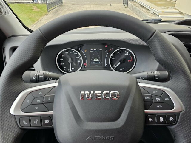 IVECO Daily 35S18HA8 3.0 Hi-Matic AHK Tachograph LED - الشاحنات الصغيرة صندوق مغلق: صور 5 IVECO Daily 35S18HA8 3.0 Hi-Matic AHK Tachograph LED - الشاحنات الصغيرة صندوق مغلق: صور 5